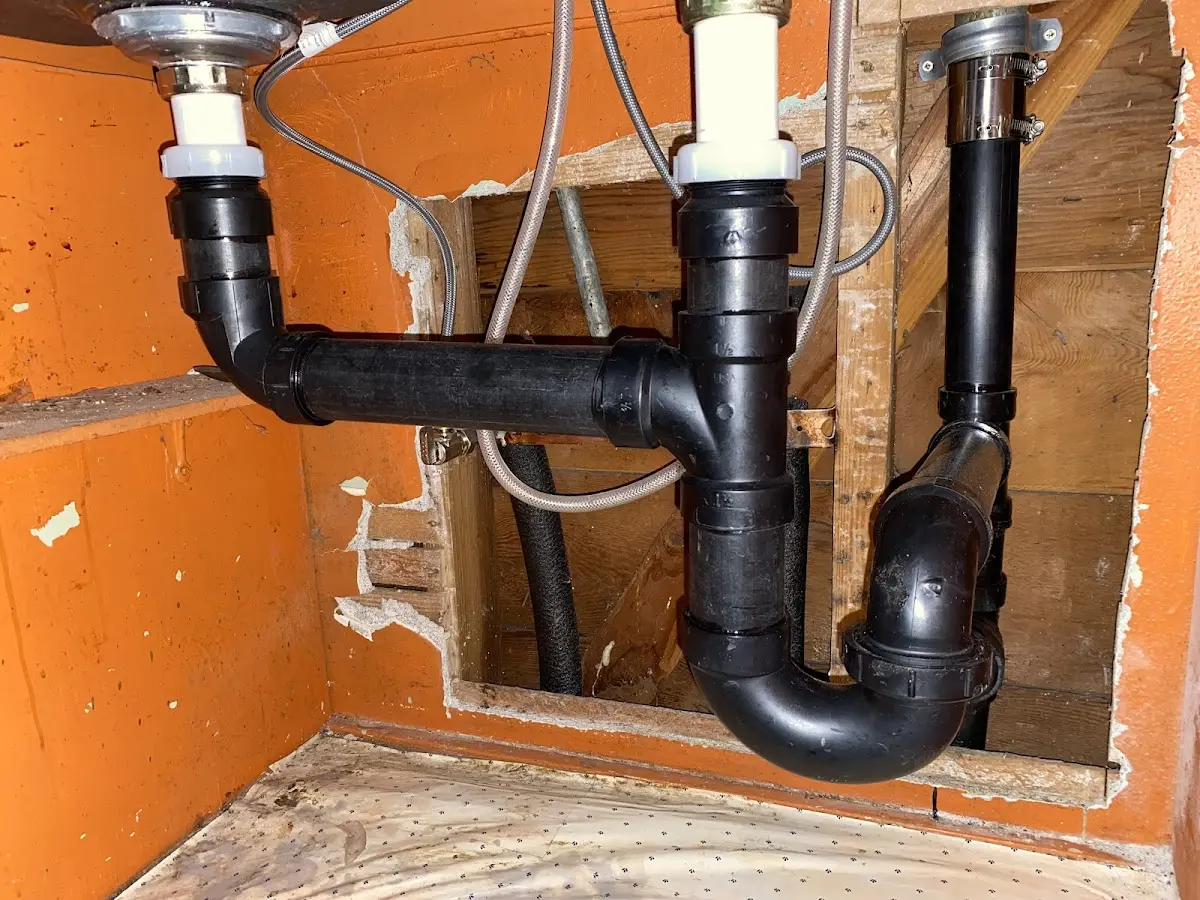 Professional Pipe Bursting equipment and tools on the job in Wells
